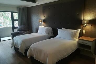 פנסיון Herms Restaurant & Boutique