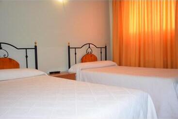 پانسیون Hostal Infante Peñafiel