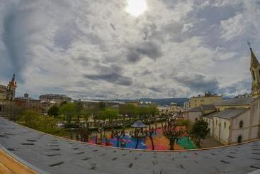 پانسیون Hostal Linares