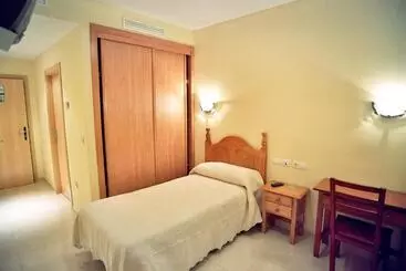ペンション Hostal Restaurante Hermanos Zamora
