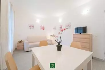 アパートホテル Albatros