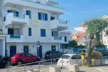 アパートホテル La Baia Di Nettuno Il Gatto E La Volpe