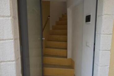 تختخواب و صبحانه Alfa Quadro