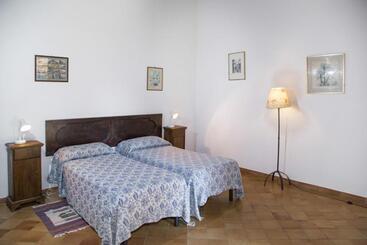 Отель Pozzo Di Mazza