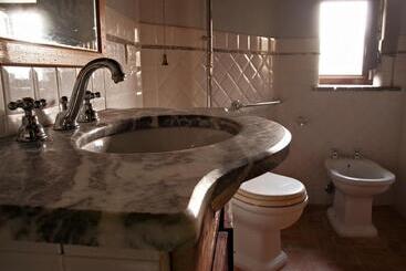 펜션 Il Nibbio   Torretta Del Poeta