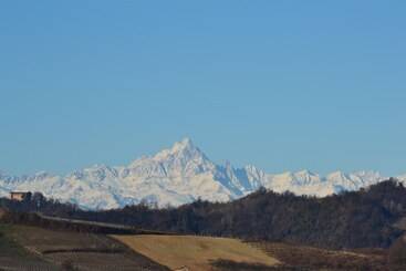 Apartmanszálloda Residence La Quiete 5 Mins By Car From City Center 10 Mins From Langhe & Roero