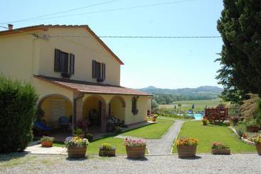 فندق Agriturismo Il Cantastorie