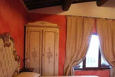 ホテル Taverna Di Bibbiano
