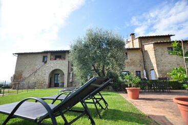 Hotelli Agriturismo Podere Sertofano