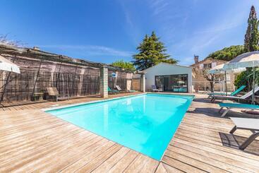 بنسيون Jade En Provence