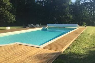 Bed and Breakfast Château Des Essards Avec Piscine Et Jacuzzi