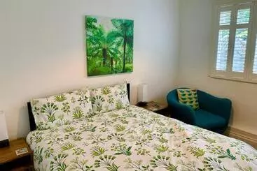 پانسیون Derrin Guest House