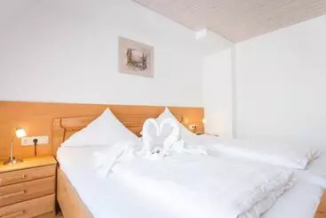 Retkeilymaja Strandpension Mäder