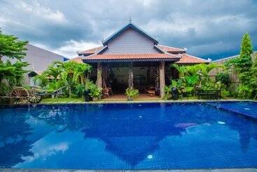 هتل Moloppor Villa