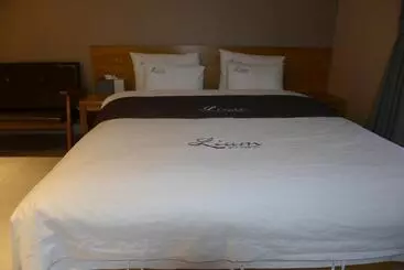 Aparthotel Lium Spa Hostel