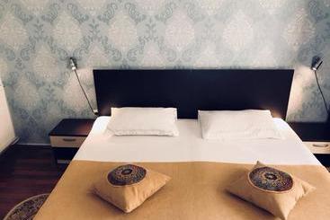 پانسیون Pinul Negru 2