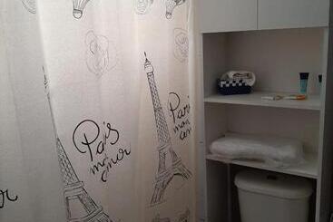 پانسیون Hostal Los Castanos