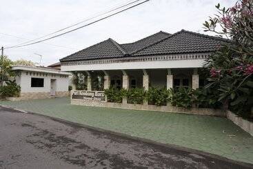 پانسیون Reddoorz Plus Near Adisucipto Airport 2