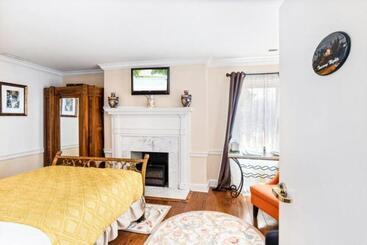 ベッドアンドブレックファースト Old Brick Inn