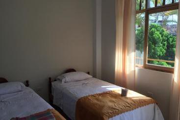 הוסטל Hostal La Cueva Moyobamba