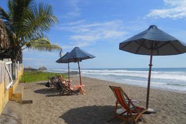 פנסיון Beach Hostal Oasis