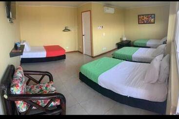 پانسیون Victoria S Gennie Bay Village Hostal