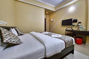 Vandrarhem Bhimas Inn  Puratchi Thalaivar Dr M G Ramachandran Central Railway Station Chennai