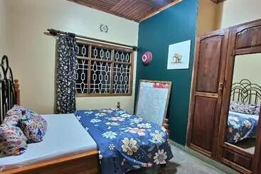 پانسیون Mazzola Safari House & Backpacking