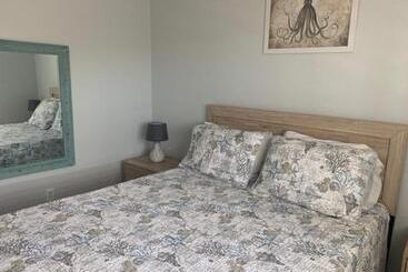 هتل آپارتمان Island Club Turks & Grace Bay Place