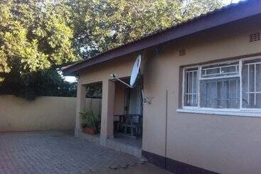 پانسیون Plateau Guest House