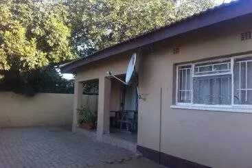 پانسیون Plateau Guest House