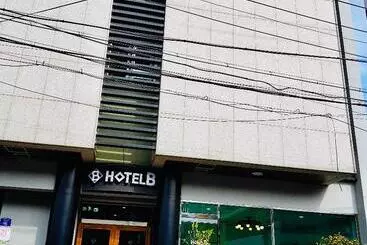ホテル B