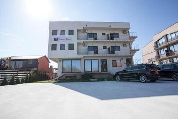 פנסיון Villa Sunset Beach Mamaia Nord