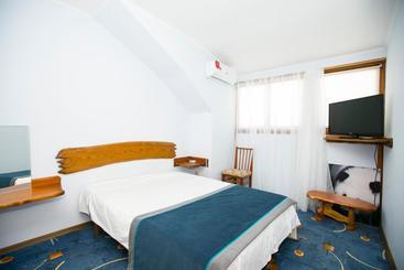 پانسیون Guest House Lavr