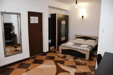 پانسیون Royal Castle