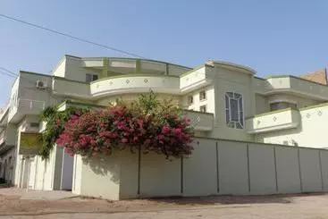 پانسیون Royal Castle Guest House