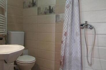 پانسیون Vila Queen Mary