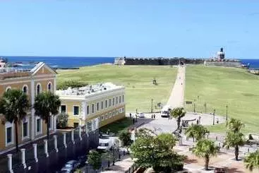 هاستل Navona Studios