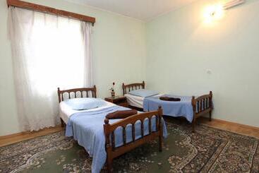 پانسیون Guesthouse Goliati