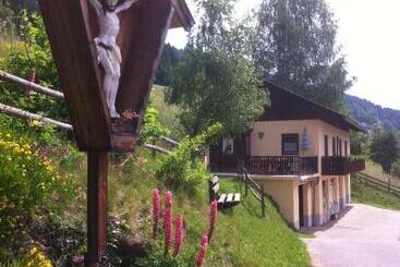 Hotel Bergbauernhof Stauder   Hirschbergalpakas