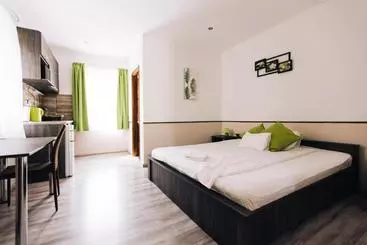 Vén Diófa De Lux Panzió