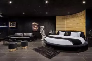 H Hotel - Adults Only