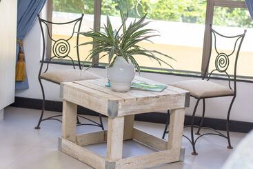 تختخواب و صبحانه Northern Studio Suite