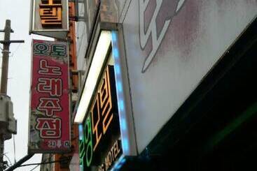Booyoung Motel
