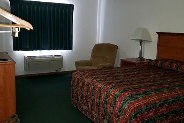 בית מלון כפרי Carrington Inn & Suites