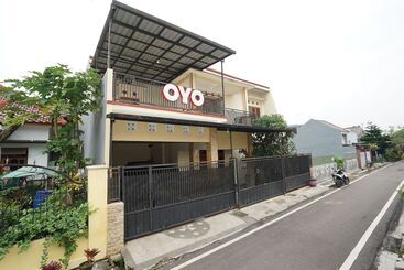 酒店 Karolin Syariah Homestay by OYO Rooms