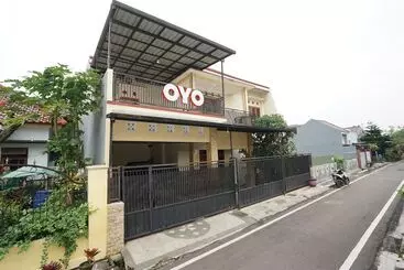 Hotelli Karolin Syariah Homestay by OYO Rooms
