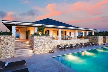 リゾートホテル Sailrock South Caicos   Island Hop Flight Included