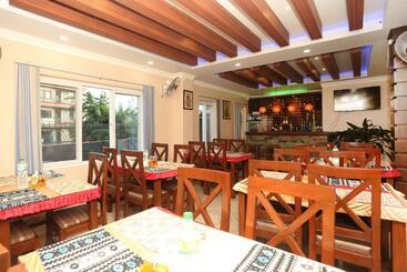 هتل Tulip Pokhara Inn