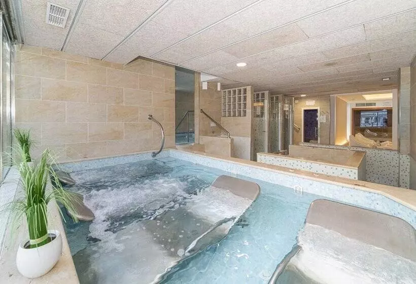 Ferrer Janeiro Hotel & Spa